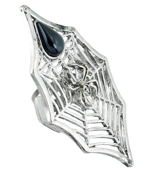 "BAGUE GOTHIQUE AVEC ARAIGNEE ET TOILE ET PIERRE NOIRE"