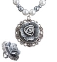 Set de "COLLIER DE PERLES AVEC CAMEE ROSE ET BAGUE CAMEE ROSE AVEC STRASS BAROQUE"