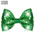 "NOEUD PAPILLON VERT A PAILLETTES AVEC 4 LED CLIGNOTANTS" ajustable