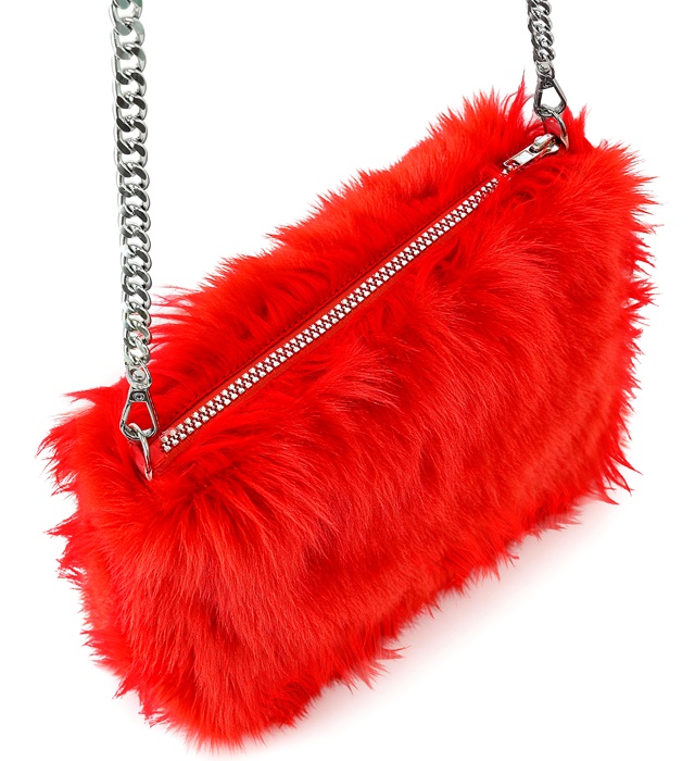 "SAC EN PELUCHE LONG ROUGE"