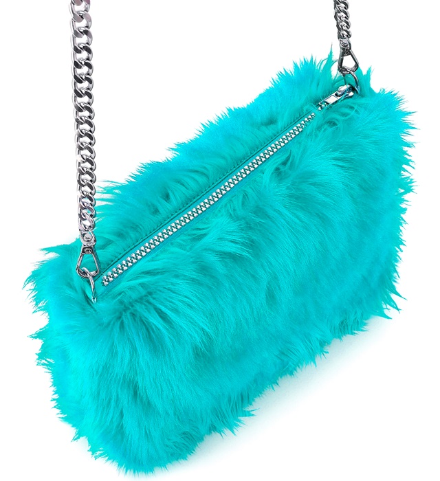 "SAC EN PELUCHE LONG BLEU CLAIR"