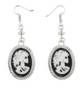 Paire de " BOUCLES D'OREILLES CAMEE CRANE"