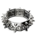 "BRACELET CLOUTé NOIR ET ARGENT"