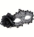 "MASQUE À FLEURS AVEC ROSE NOIRE"