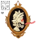 "CADRE TETE SQUELETTE GENTIL DAME ANIME AVEC MANDIBULE AMOVIBLE ET YEUX AVEC LUMIERE LED CLIGNOTANT AUTOUR" activé par détecteur de mouvement - 32 x 48 cm - recite 4 comptines différentes